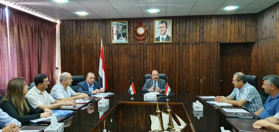 حمود يترأس اجتماعاً في مرفأ طرطوس ويتفقد سير الامتحانات العملية في ثانوية النقل البحري